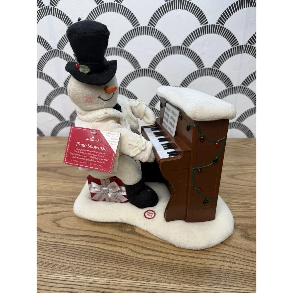 Hallmark 2005 Musical Plush Snowman Playing PIANO Christmas Jingle Pals - READ
